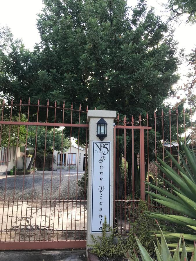 Pane Vivente Garden Cottage Beaufort West Exterior photo